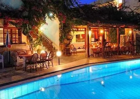 Aparthotel Maria Lambis 3*